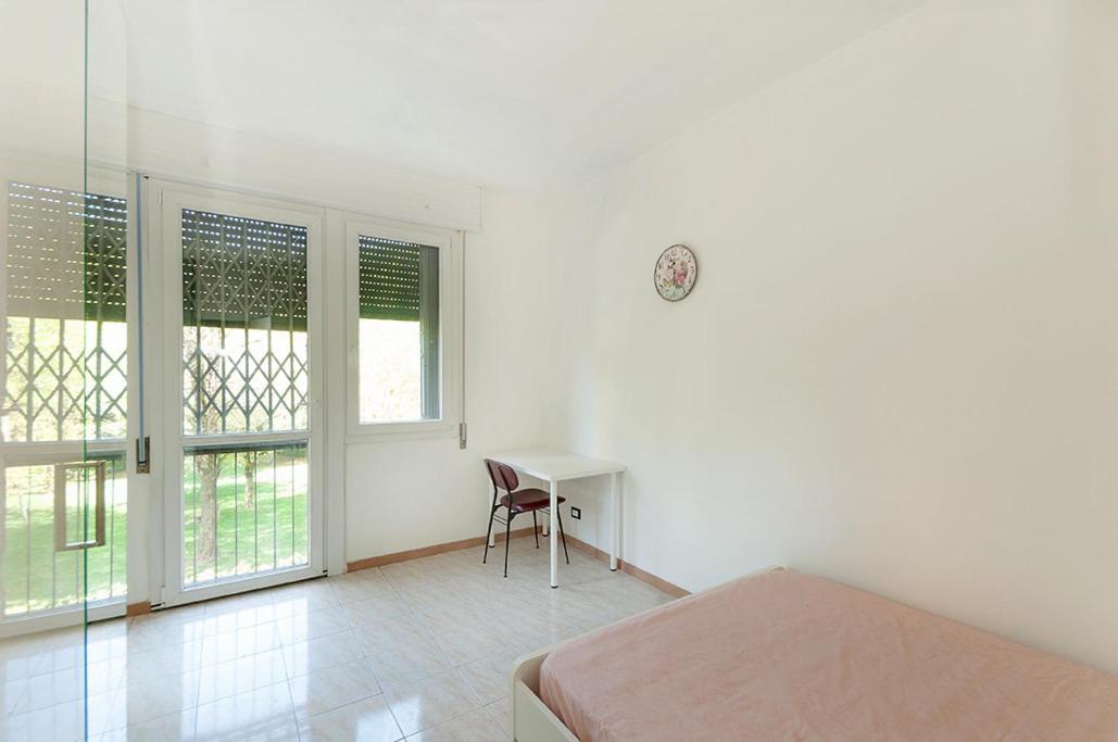 Private Room For Girls Болоня Екстериор снимка